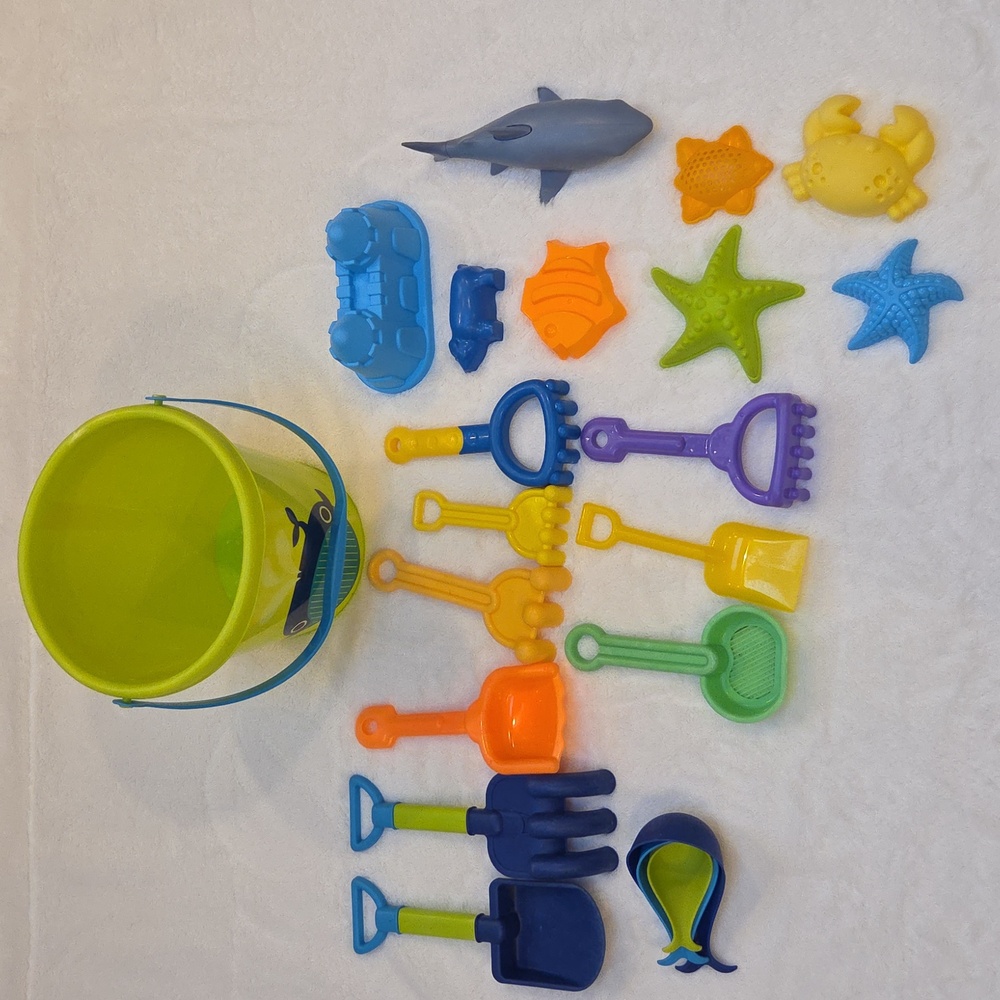 Beach / Pool Bundle - Picture 2 of 15
